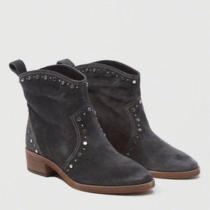 SALE!! NWT Dolce Vita Tobin Studded Bootie Grey